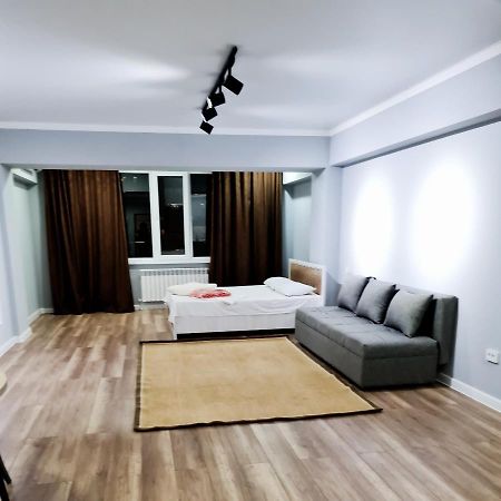 Апартаменты В Центре, В Новом Доме Almaty Eksteriør billede