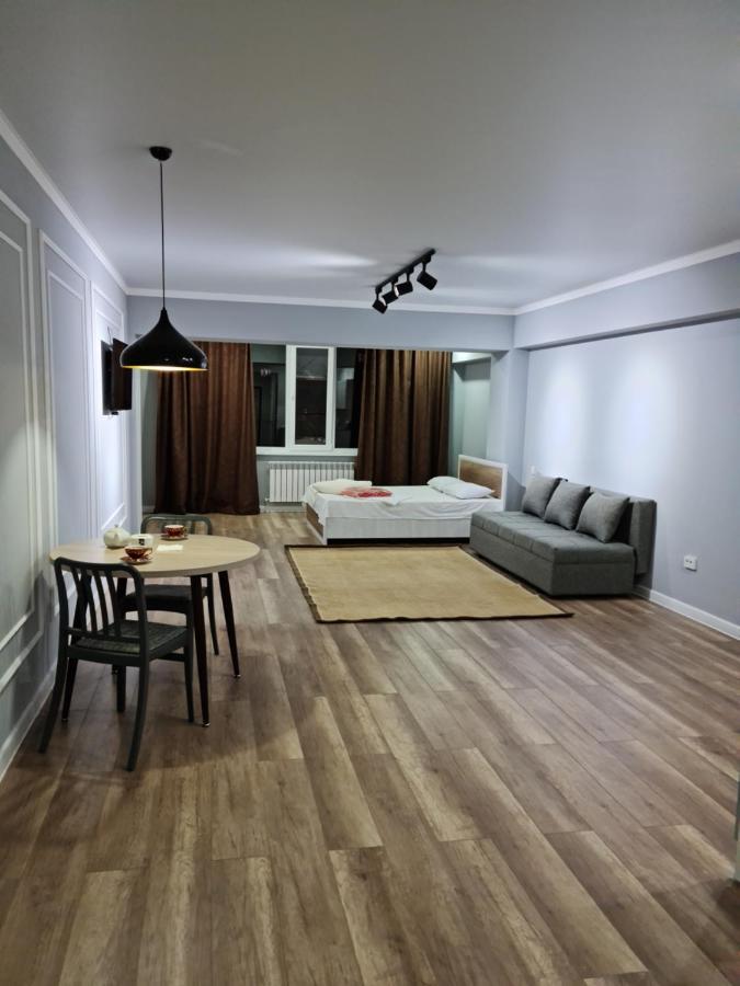 Апартаменты В Центре, В Новом Доме Almaty Eksteriør billede