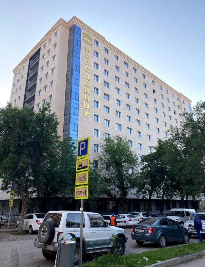 Апартаменты В Центре, В Новом Доме Almaty Eksteriør billede